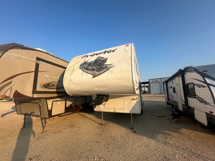 2011-26ps-prowler-5th-wheel-rv-image-1