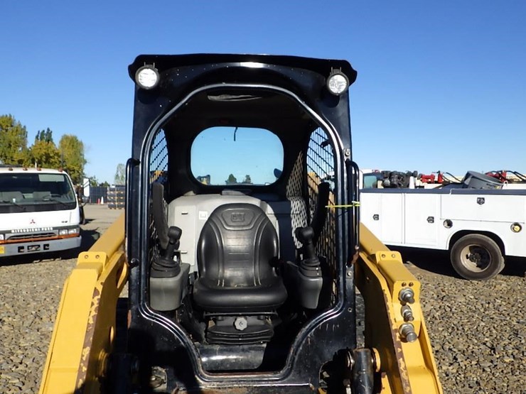 2017-caterpillar-239d-image-19
