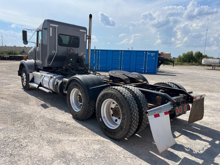 2018-kenworth-t800-image-7
