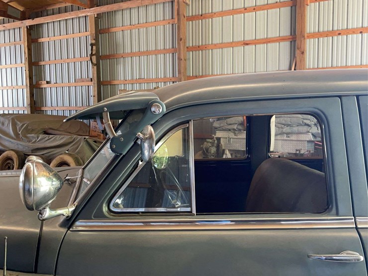 1949-dodge-coronet-image-12