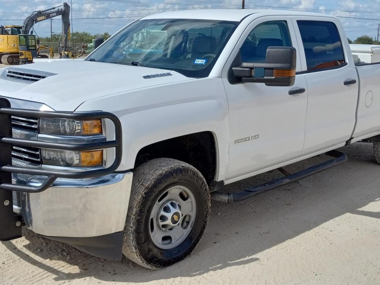 2018-chevrolet-silverado-2500hd-image-1