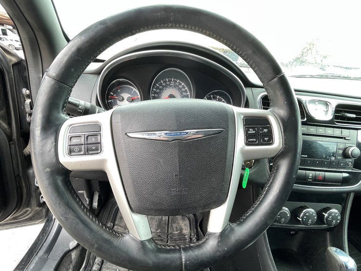 #511-•-2014-chrysler-200-(has-az-title)-image-62