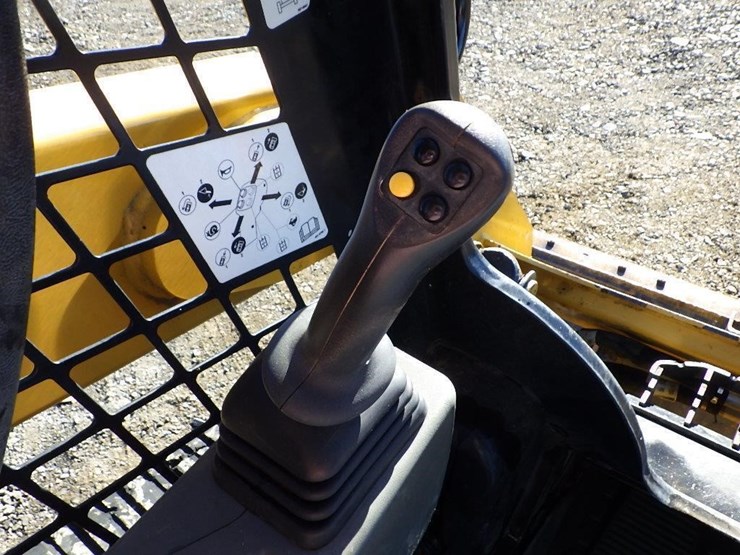 2019-caterpillar-239d3-image-22
