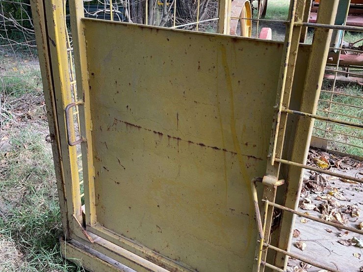 livestock-carrier-image-18