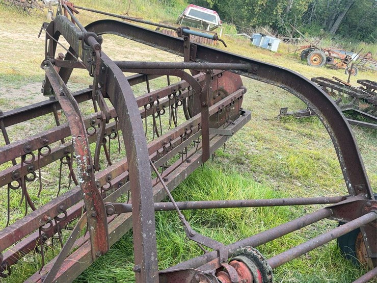 minneapolis-moline-side-delivery-hay-rake-image-16