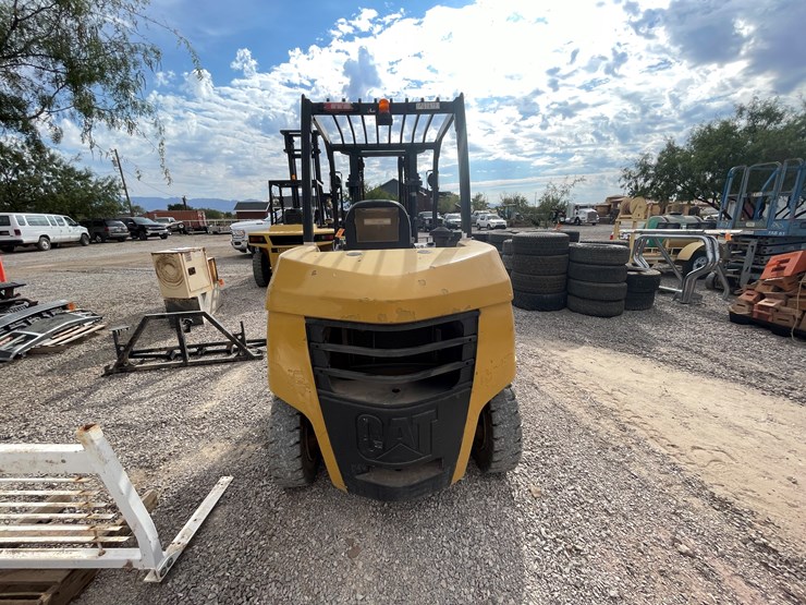 #1002-•-2015-cat-forklift-(offsite-in-la-union,-nm)-image-3