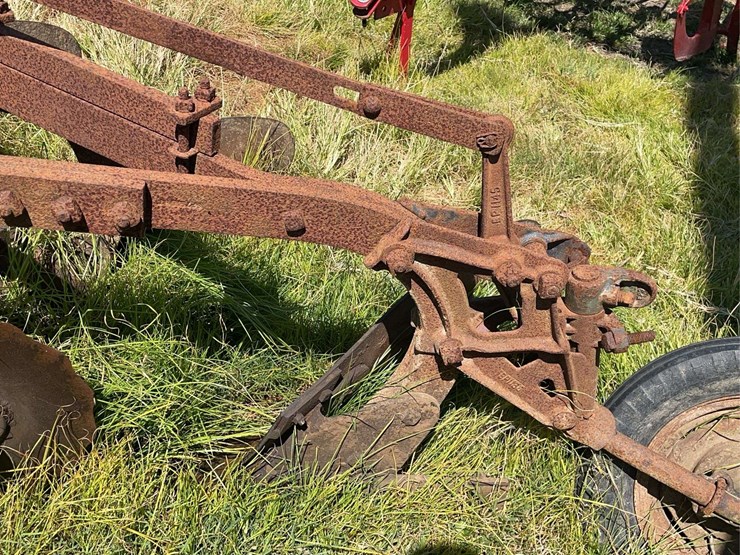 3-bottom-plow-image-19