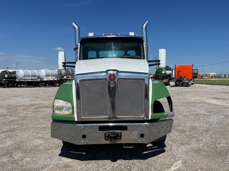 2018-kenworth-t800-image-2