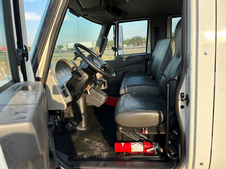 2015-international-durastar-4300-image-7