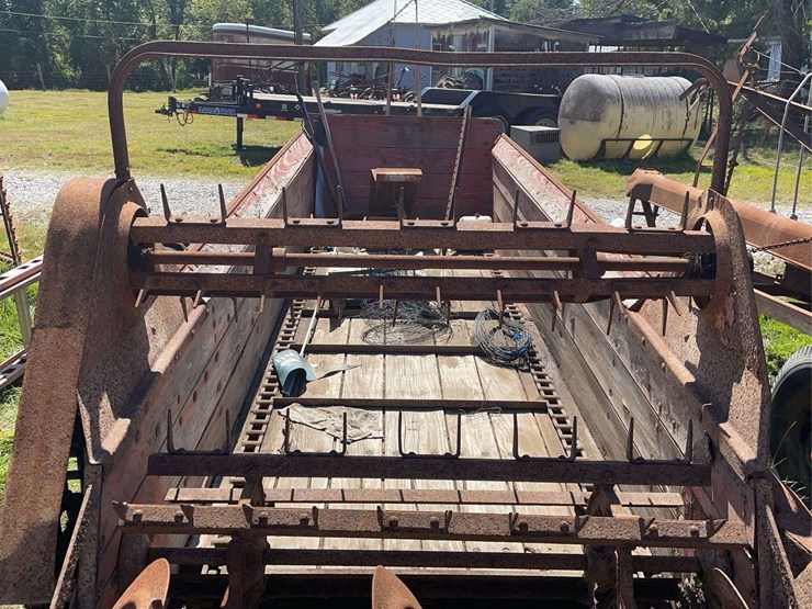 new-idea-manure-spreader-image-25