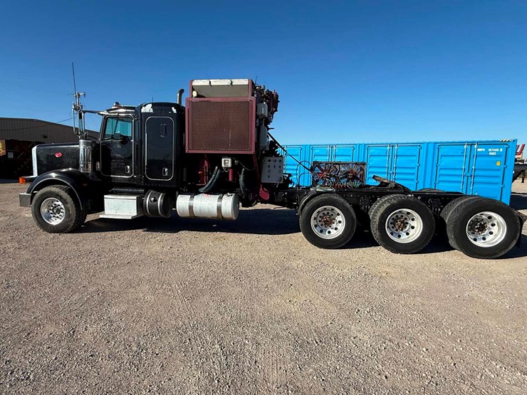 2013-peterbilt-367-image-8
