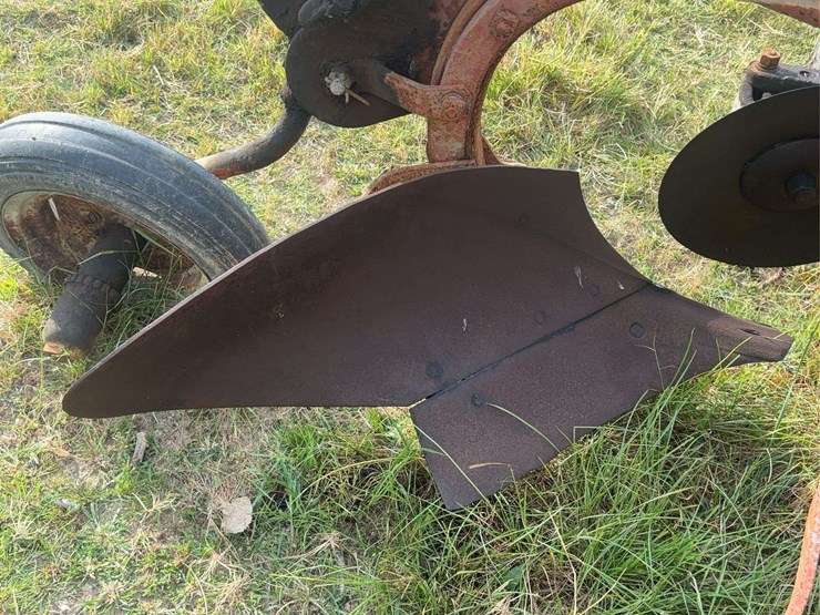 case-centennial-2-bottom-plow-image-22