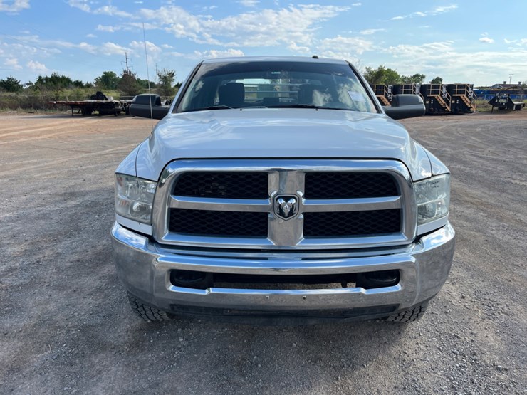 2018-ram-2500-service-truck-(inoperable)-image-2