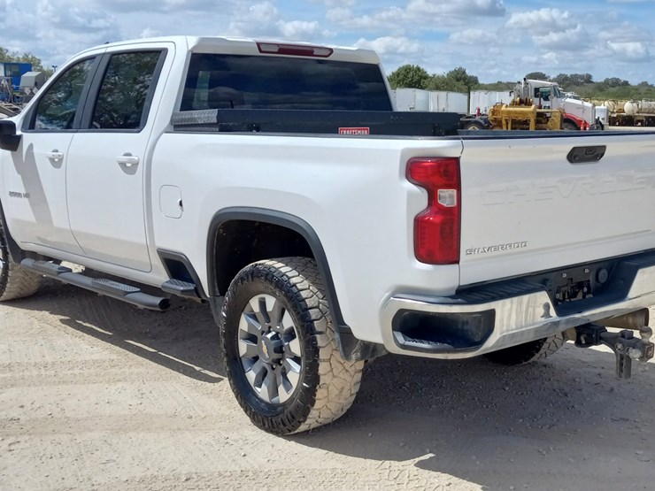2021-chevrolet-silverado-2500hd-image-6