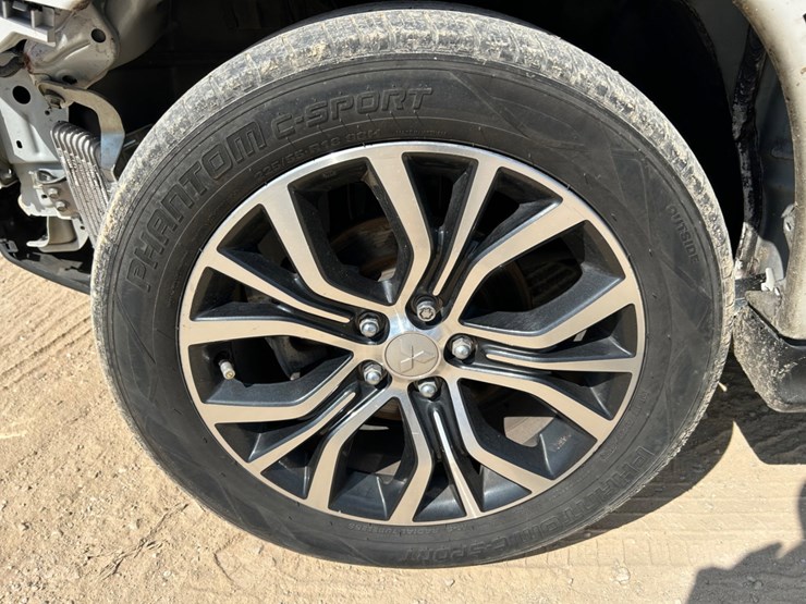 2018-mitsubishi-outlander-image-14