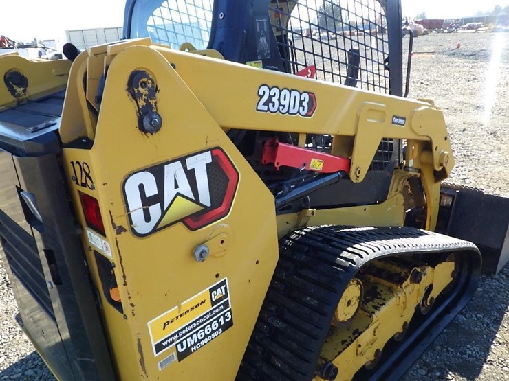 2019-caterpillar-239d3-image-13