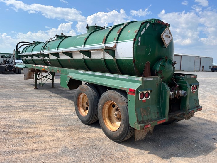 2005-v.e.-enterises-130-bbl-steel-vacuum-trailer-image-7