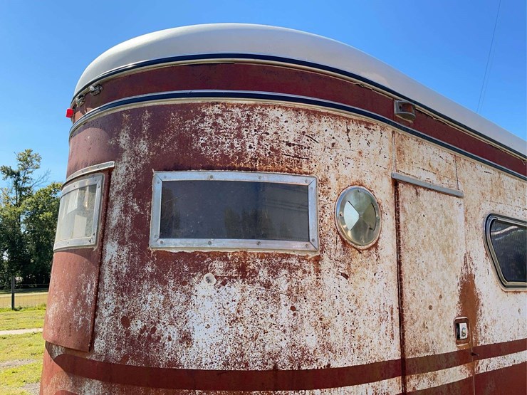 turnbow-horse-trailer-image-13