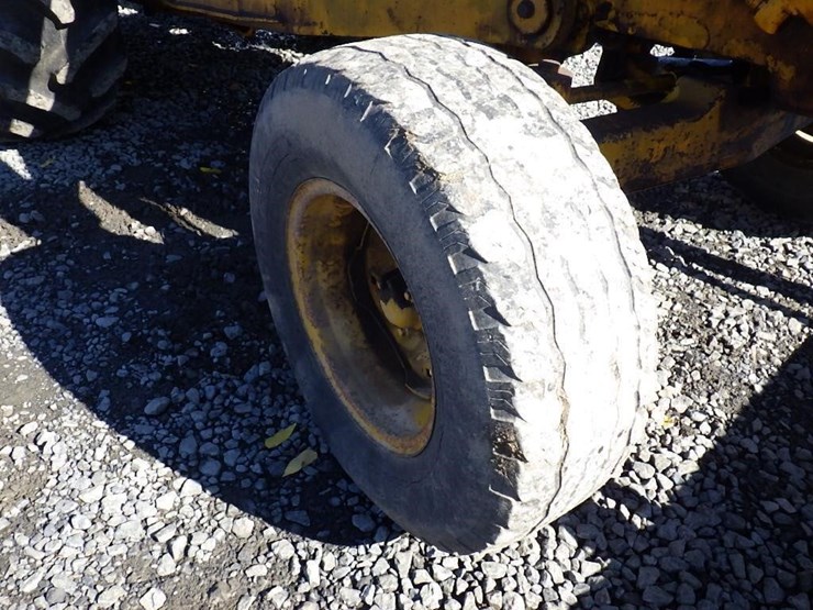 john-deere-8-image-40