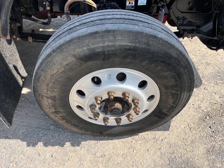 2018-kenworth-t800-image-13