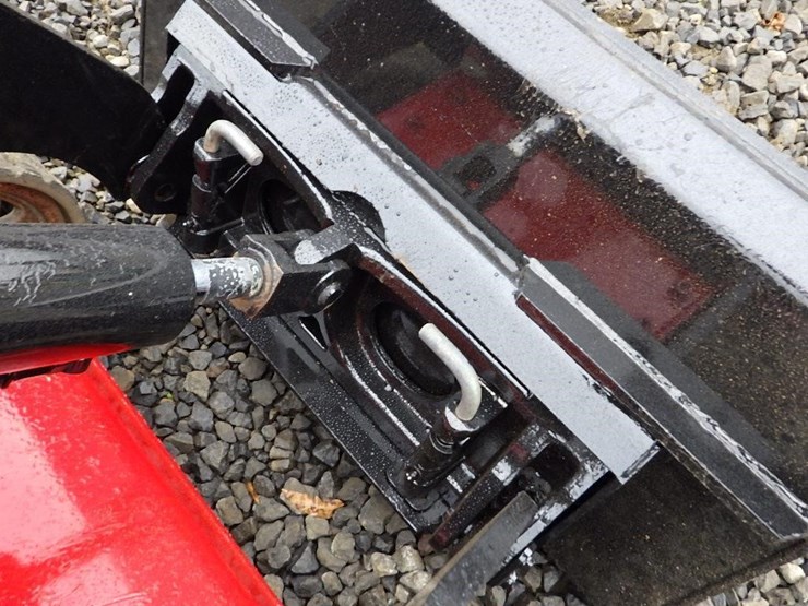 toro-skid-steer-tracked-loader-image-10