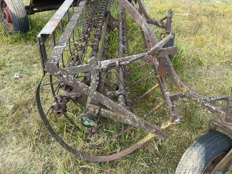 side-delivery-hay-rake-image-23