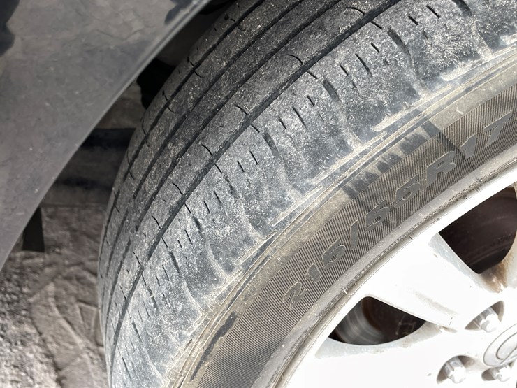 #511-•-2014-chrysler-200-(has-az-title)-image-38