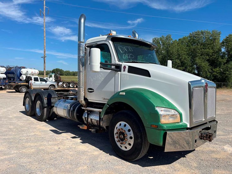 2018-kenworth-t880-image-3