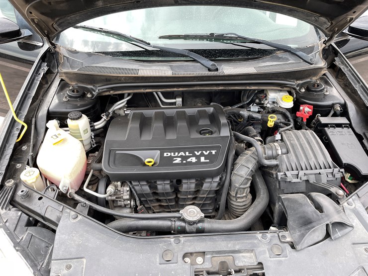 #511-•-2014-chrysler-200-(has-az-title)-image-102