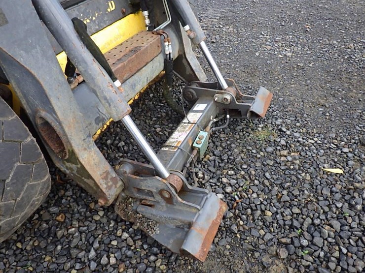 new-holland-l218-image-18