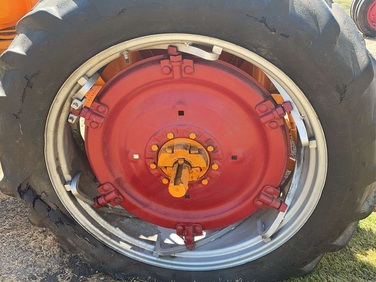 minneapolis-moline-445-image-41