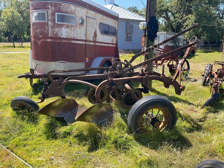 moline-2-bottom-plow-image-7