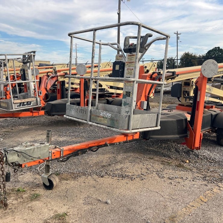 2016 JLG T350