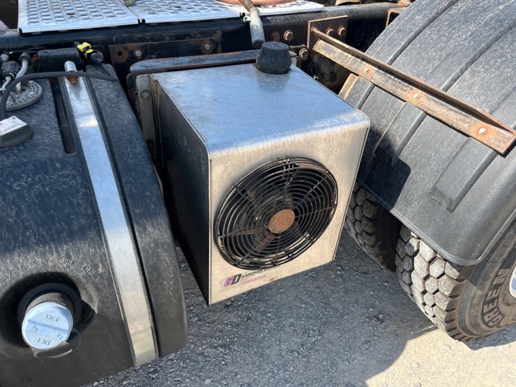 2018-kenworth-t800-image-18