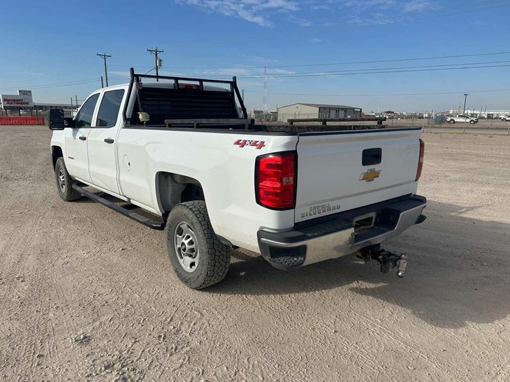 2017-chevrolet-silverado-2500hd-image-3