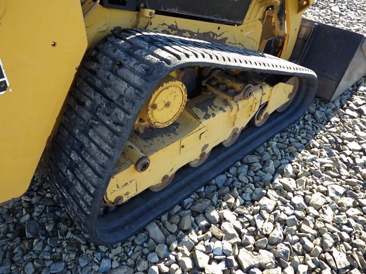 2017-caterpillar-239d-image-34