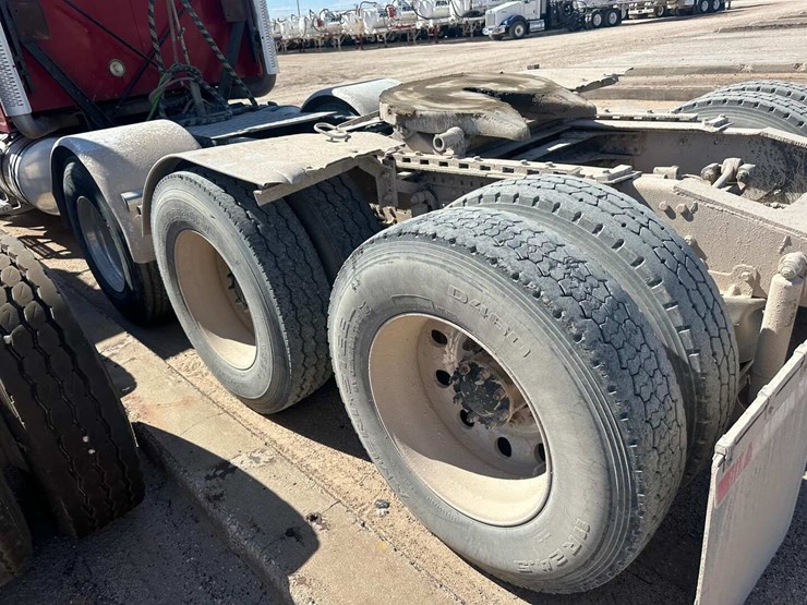2015-mack-chu-(pinnacle)-tri-axle(inoperable)-image-2