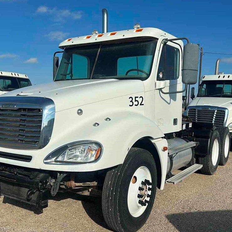 2006 FREIGHTLINER COLUMBIA 120