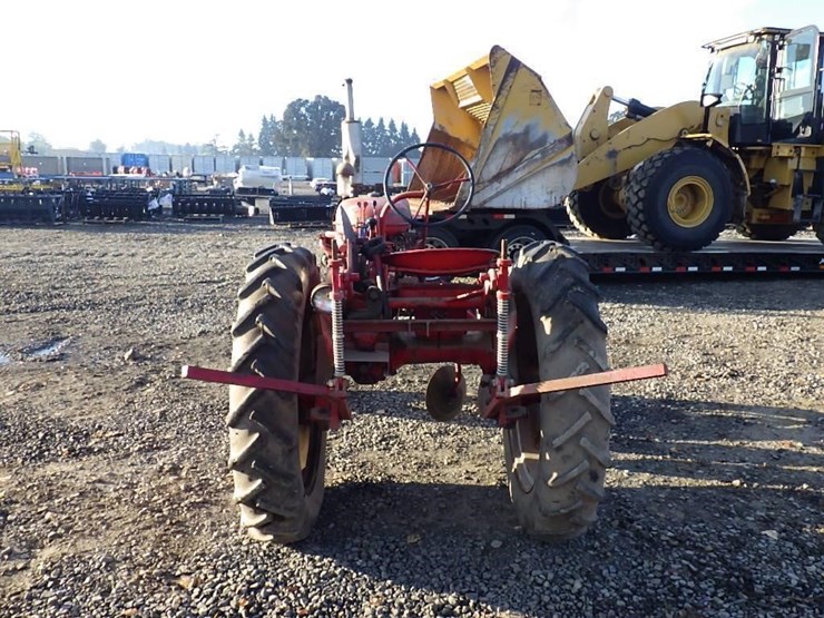 mccormick-farm-all-100-row-crop-tractor-image-6
