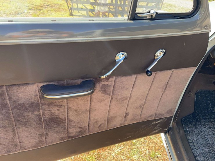 1952-chevrolet-deluxe-image-32