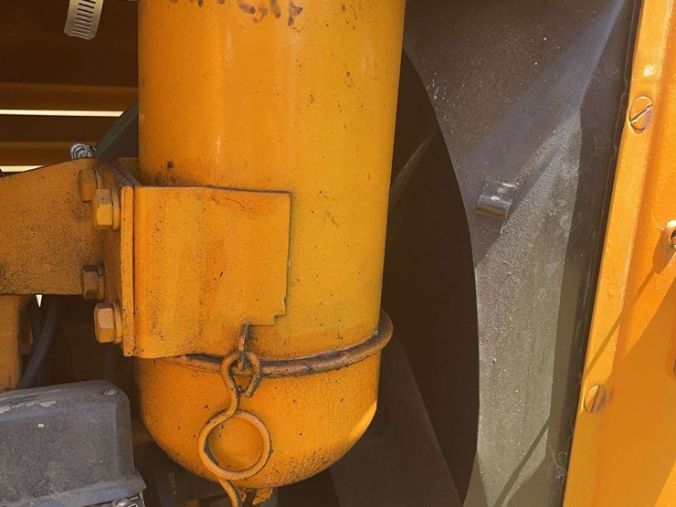 minneapolis-moline-ztu-image-27