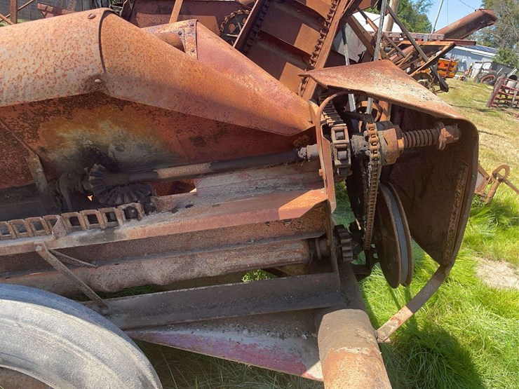 dearborn-1-row-corn-picker-image-20