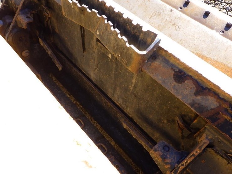 2019-caterpillar-239d3-image-10