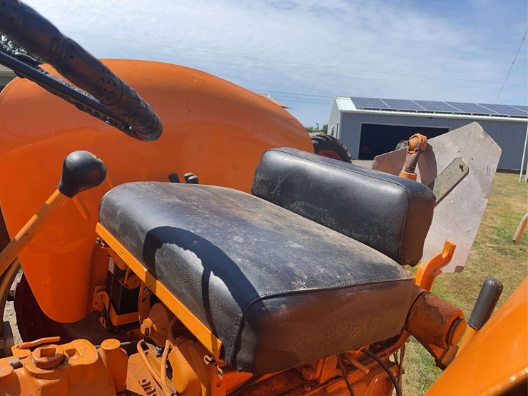 minneapolis-moline-445-image-46