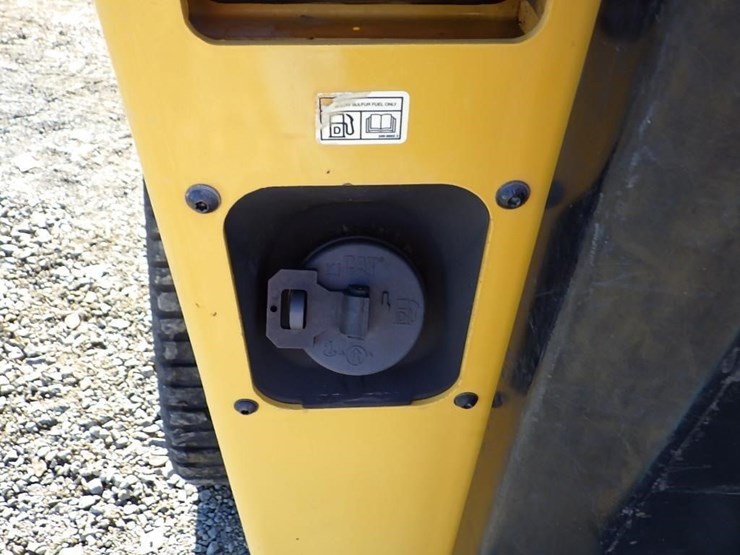 2019-caterpillar-239d3-image-15