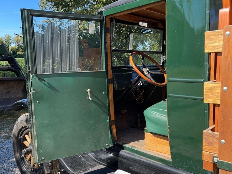 chevrolet-stake-bed-truck-image-43