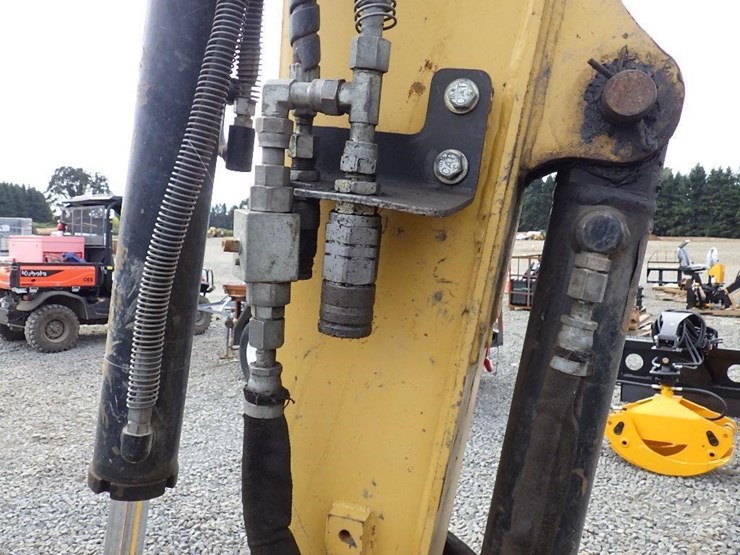 2010-caterpillar-303c-cr-image-10