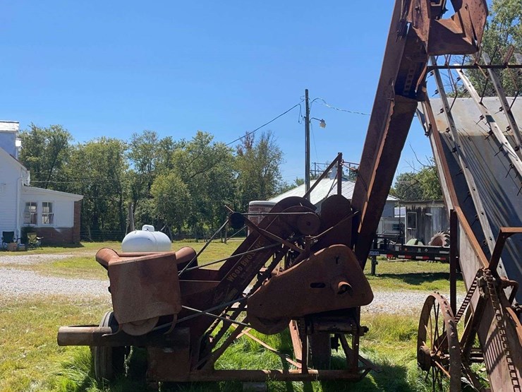 dearborn-1-row-corn-picker-image-4