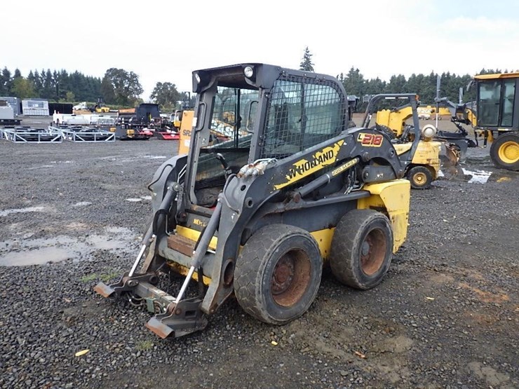 new-holland-l218-image-1