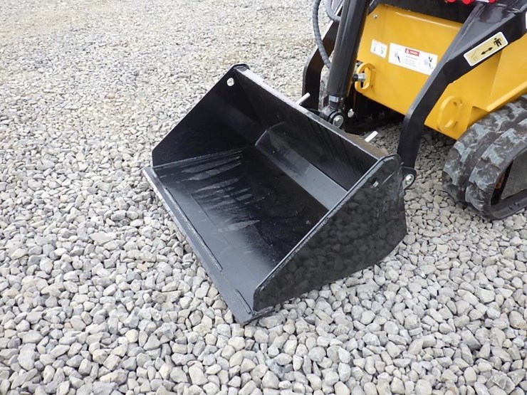 2025-agt-mx-mrt14-skid-steer-tracked-loader-image-9